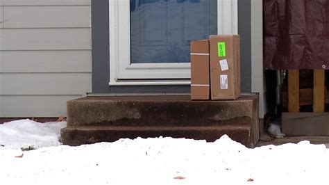 St. Louis police warn residents about porch pirates this holiday season